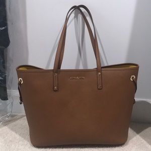 Michael Kors Jet Set Travel bag